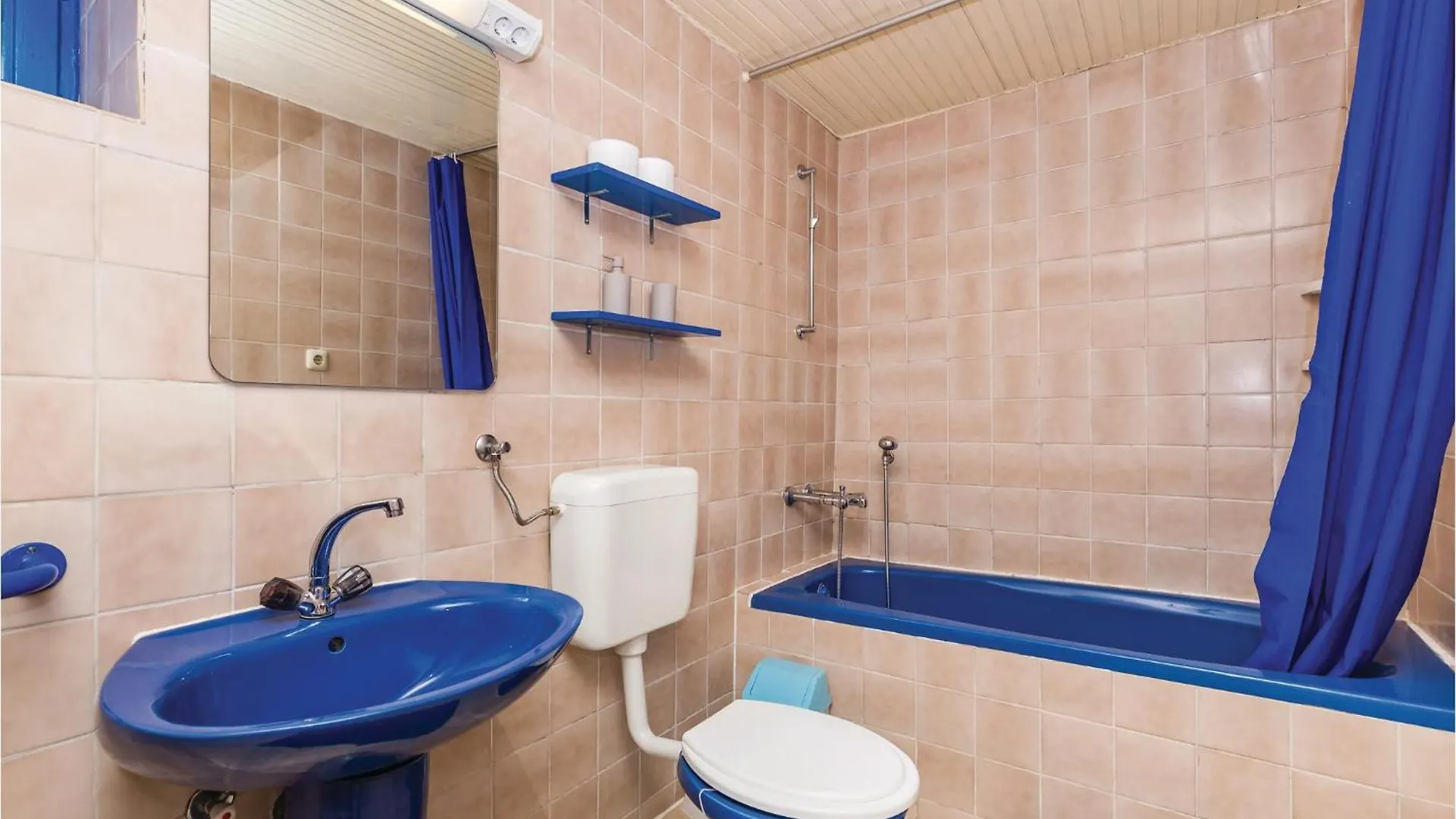 3 Bedroom Awesome Home In Supetarska Draga Holiday home