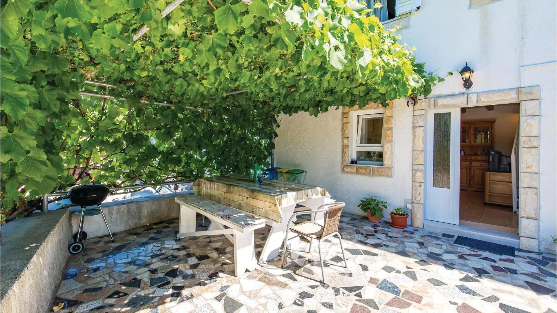 3 Bedroom Awesome Home In Supetarska Draga