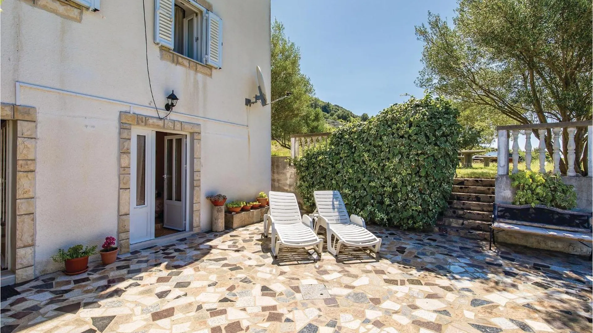 3 Bedroom Awesome Home In Supetarska Draga 0*,  Croatia