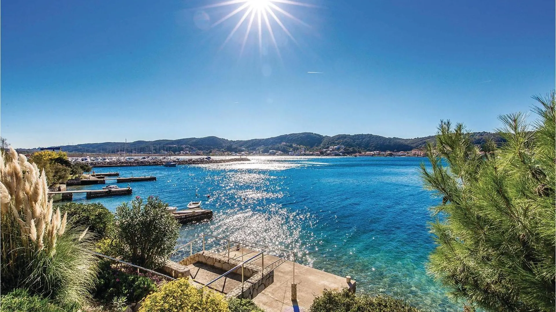 Holiday home 3 Bedroom Awesome Home In Supetarska Draga Croatia