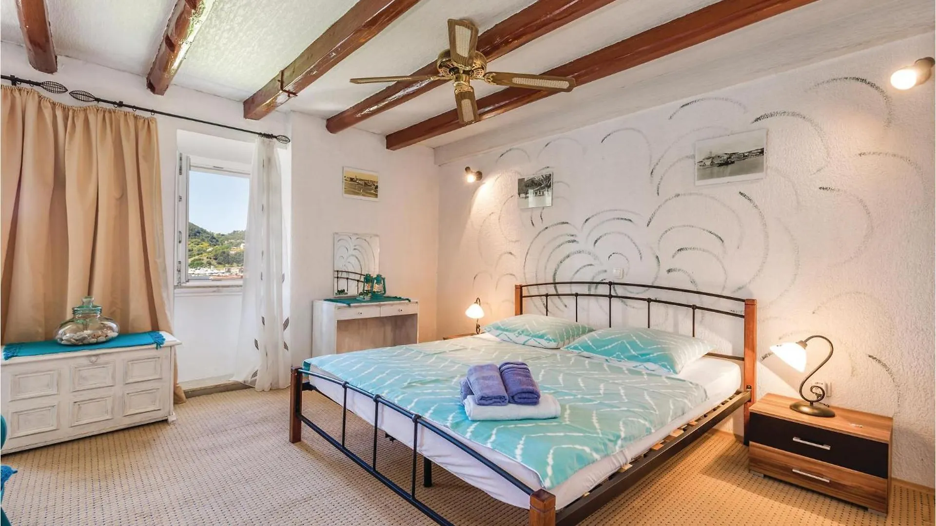 3 Bedroom Awesome Home In Supetarska Draga